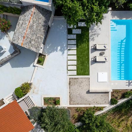 Villa Komelo Škrip Eksteriør billede